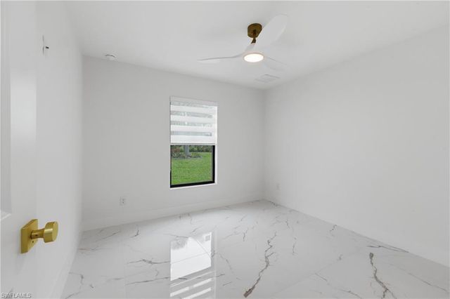 924 NE 20th ST, Cape Coral, FL 33909