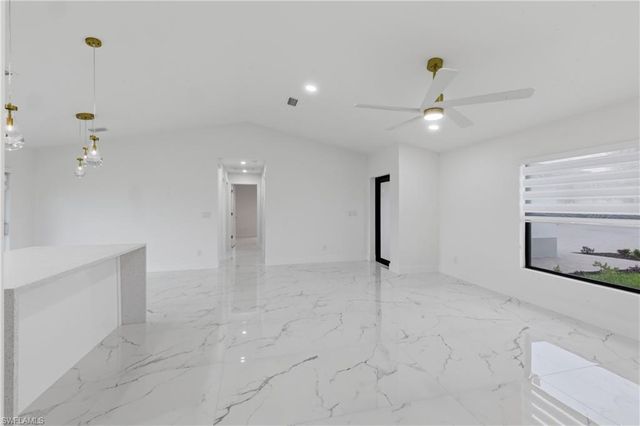 924 NE 20th ST, Cape Coral, FL 33909