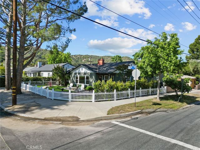 10257 Mcvine Avenue, Sunland, CA 91040