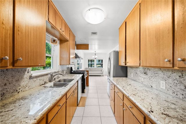 10257 Mcvine Avenue, Sunland, CA 91040