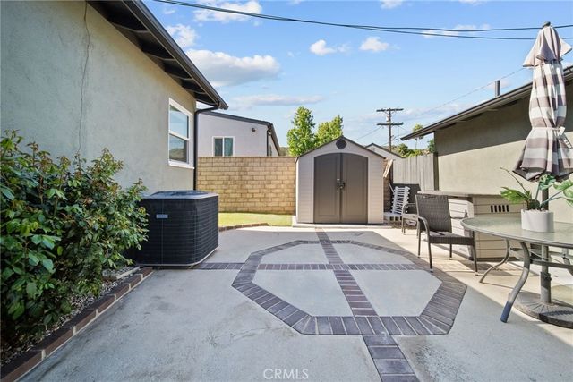 10257 Mcvine Avenue, Sunland, CA 91040