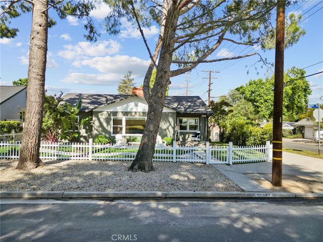 10257 Mcvine Avenue, Sunland, CA 91040