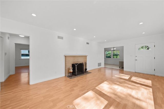 10257 Mcvine Avenue, Sunland, CA 91040