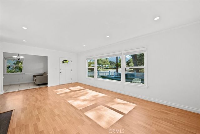 10257 Mcvine Avenue, Sunland, CA 91040