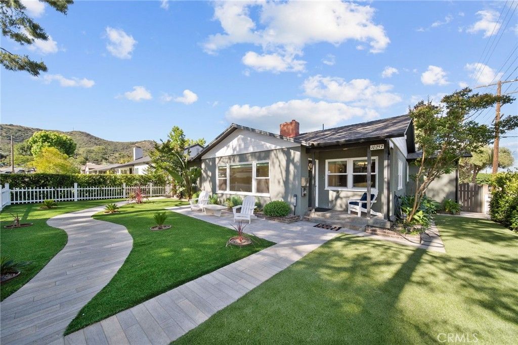 10257 Mcvine Avenue, Sunland, CA 91040