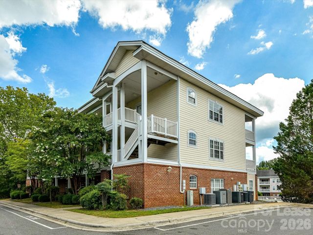 8658 Coralbell Lane, Charlotte, NC 28213