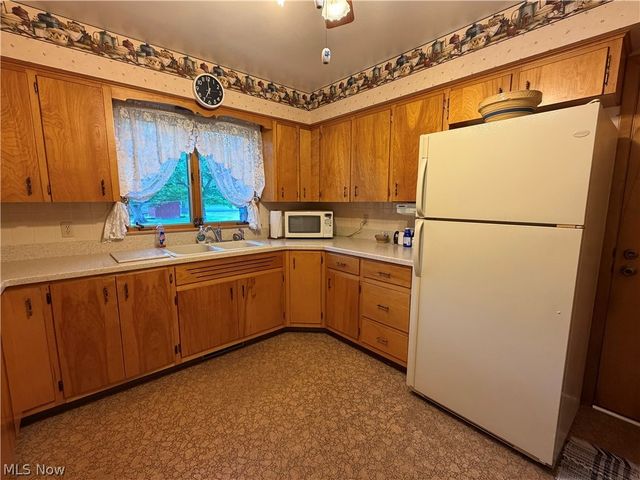 2849 Hoagland Blackstub Road, Cortland, OH 44410