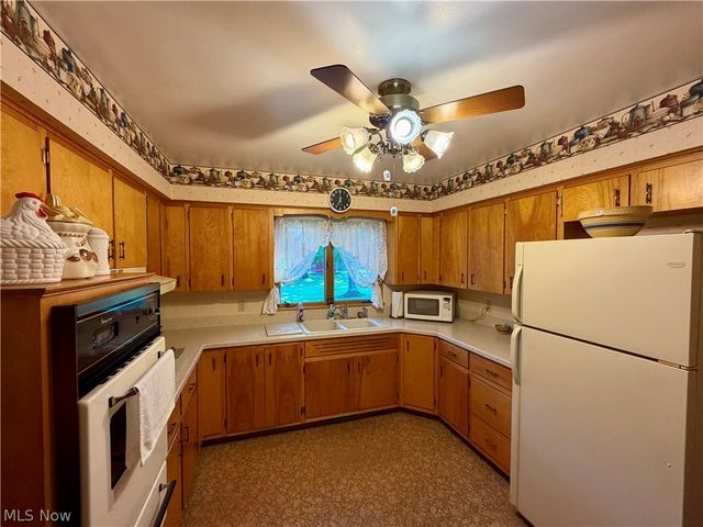 2849 Hoagland Blackstub Road, Cortland, OH 44410
