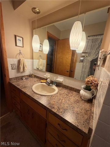 2849 Hoagland Blackstub Road, Cortland, OH 44410