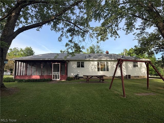 2849 Hoagland Blackstub Road, Cortland, OH 44410