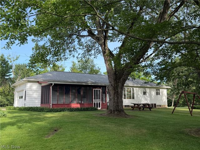2849 Hoagland Blackstub Road, Cortland, OH 44410