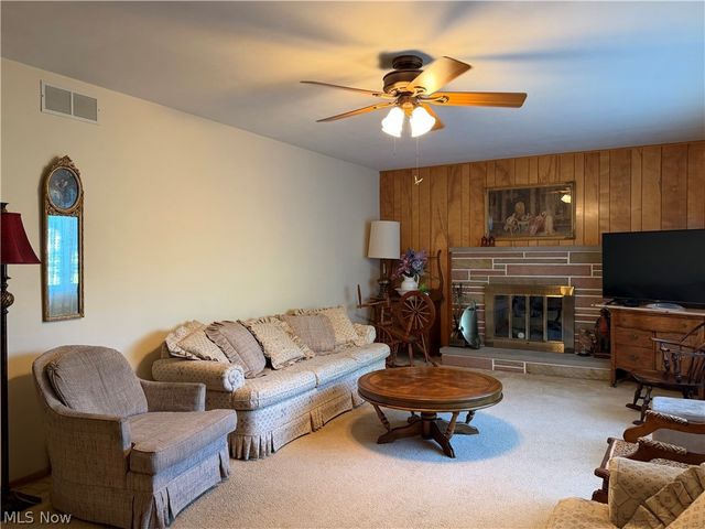 2849 Hoagland Blackstub Road, Cortland, OH 44410