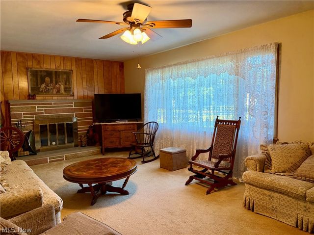 2849 Hoagland Blackstub Road, Cortland, OH 44410