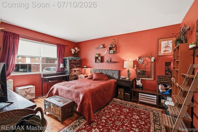 29606 Hoover Road 606, Warren, MI 48093