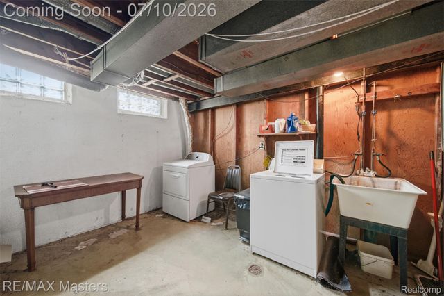 29606 Hoover Road 606, Warren, MI 48093