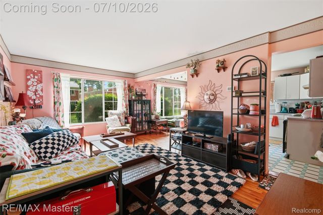 29606 Hoover Road 606, Warren, MI 48093