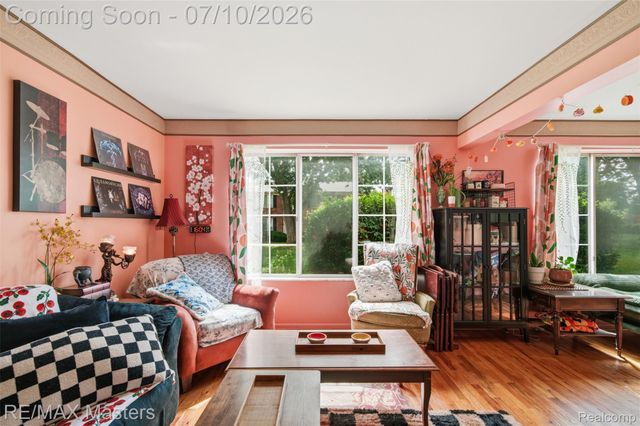 29606 Hoover Road 606, Warren, MI 48093
