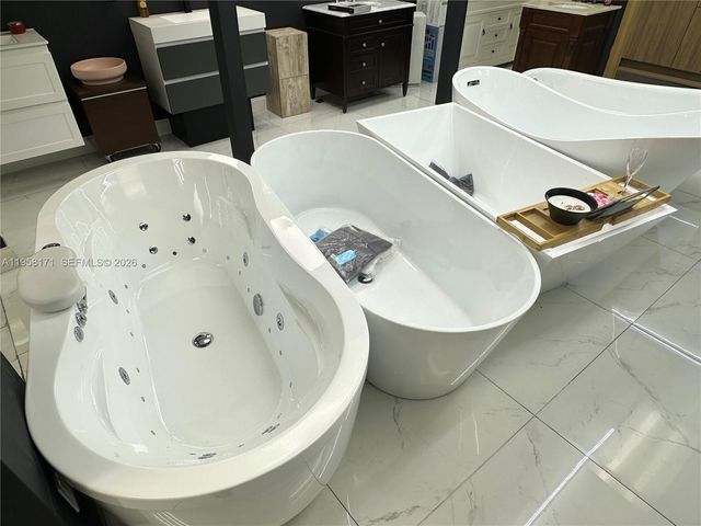 DORAL, Doral, FL 33166