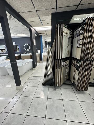 DORAL, Doral, FL 33166