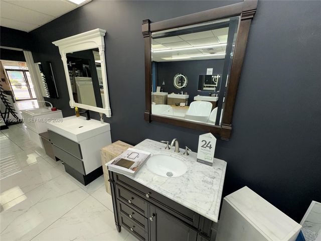 DORAL, Doral, FL 33166