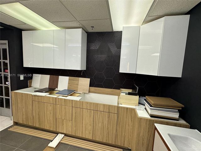 DORAL, Doral, FL 33166