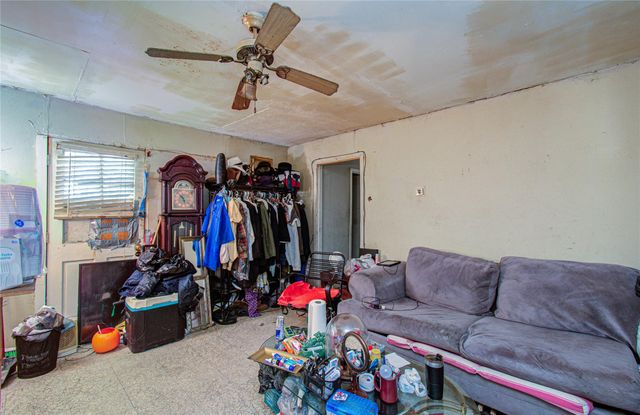 5011 Cresthaven Circle, Houston, TX 77048