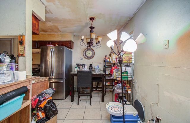 5011 Cresthaven Circle, Houston, TX 77048