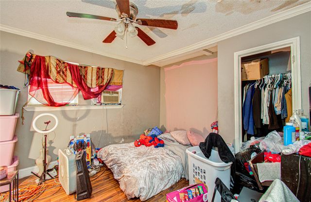 5011 Cresthaven Circle, Houston, TX 77048