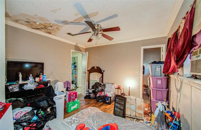 5011 Cresthaven Circle, Houston, TX 77048