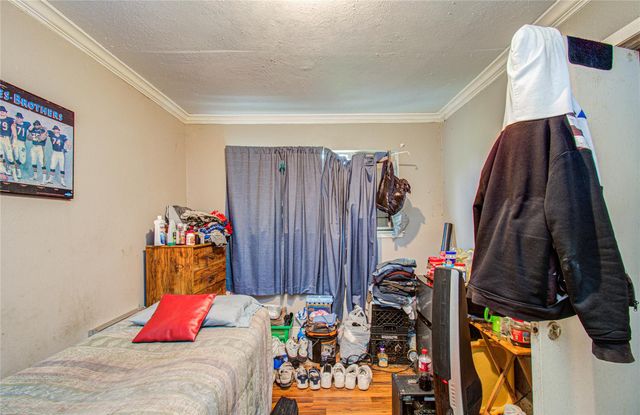 5011 Cresthaven Circle, Houston, TX 77048