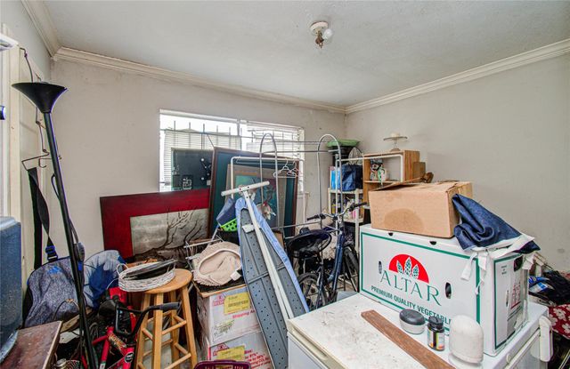 5011 Cresthaven Circle, Houston, TX 77048