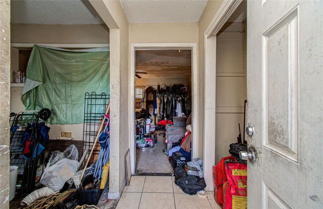 5011 Cresthaven Circle, Houston, TX 77048