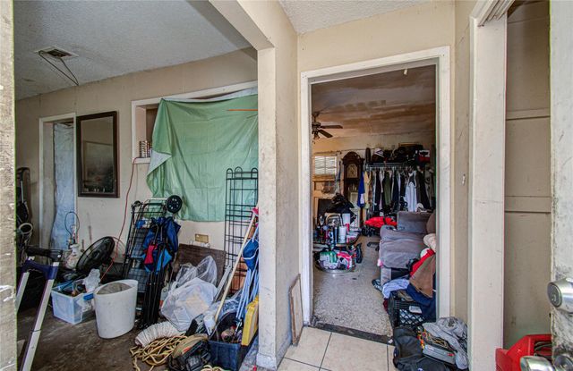 5011 Cresthaven Circle, Houston, TX 77048