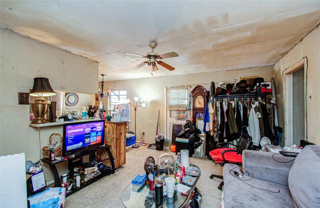 5011 Cresthaven Circle, Houston, TX 77048