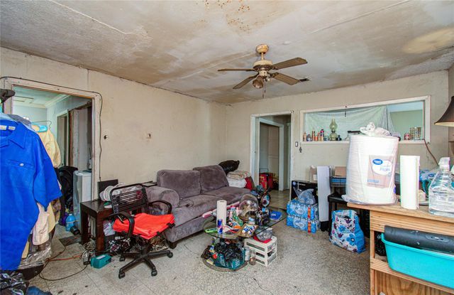 5011 Cresthaven Circle, Houston, TX 77048