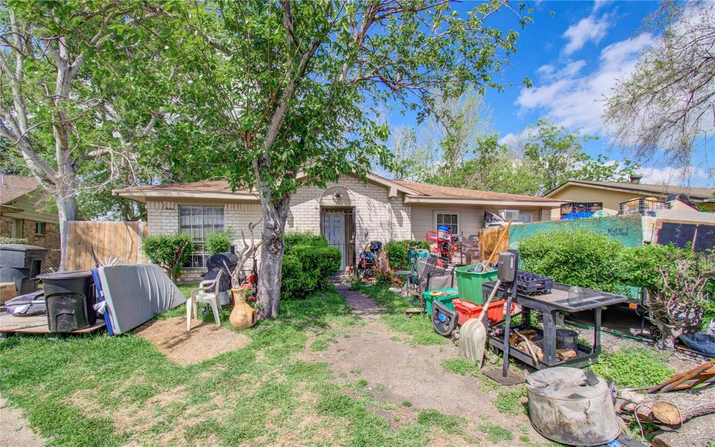 5011 Cresthaven Circle, Houston, TX 77048