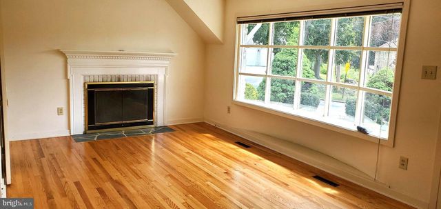 211 WOOD ST, Harrisburg, PA 17109