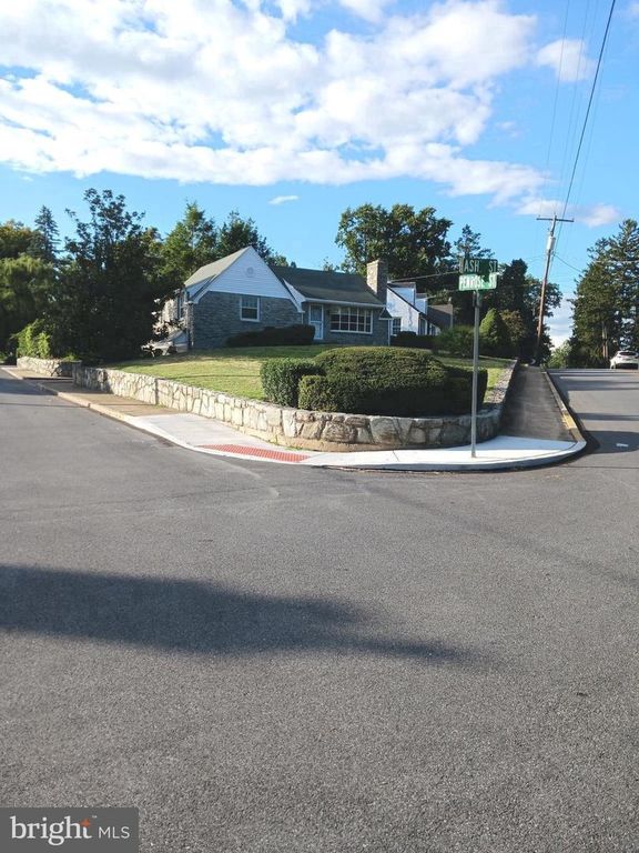 211 WOOD ST, Harrisburg, PA 17109