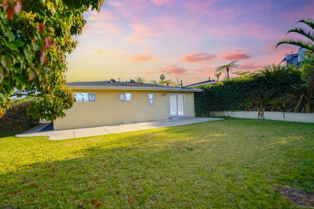 370 Tamarack Ave, Carlsbad, CA 92008