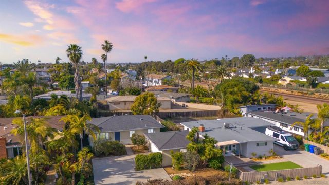 370 Tamarack Ave, Carlsbad, CA 92008
