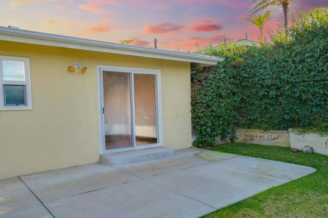 370 Tamarack Ave, Carlsbad, CA 92008