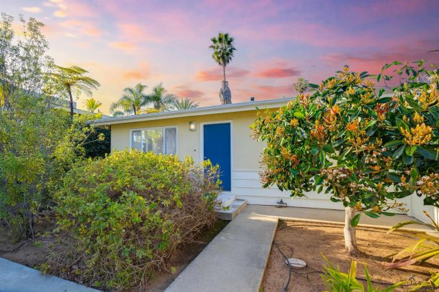 370 Tamarack Ave, Carlsbad, CA 92008