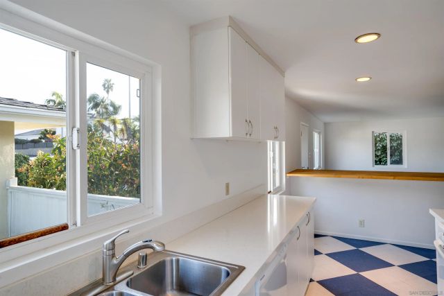 370 Tamarack Ave, Carlsbad, CA 92008