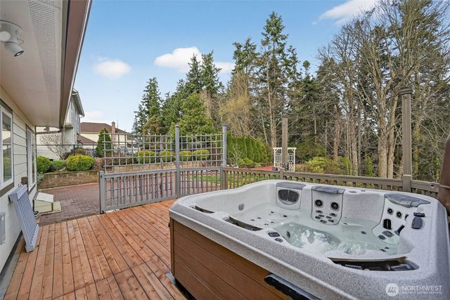 844 Holbeck Drive, Camano Island, WA 98282