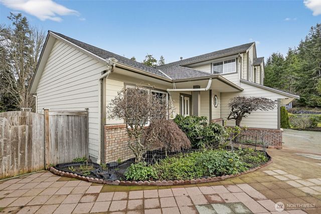 844 Holbeck Drive, Camano Island, WA 98282