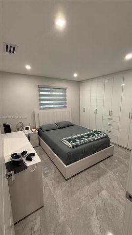 9721 SW 162nd Ct, Miami, FL 33196