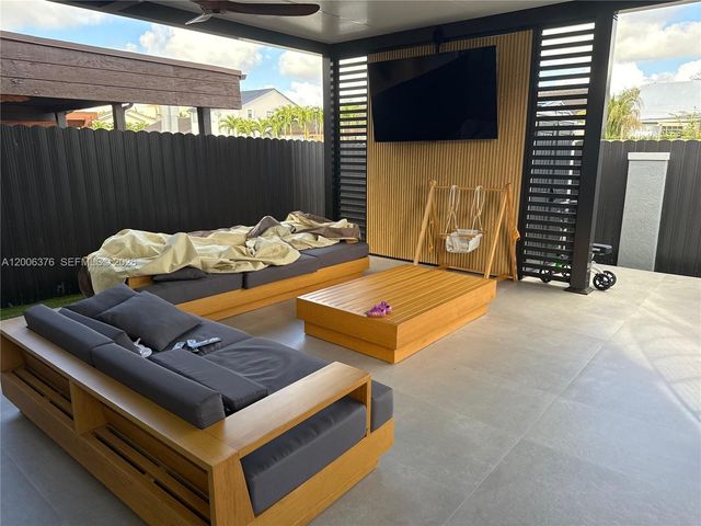 9721 SW 162nd Ct, Miami, FL 33196