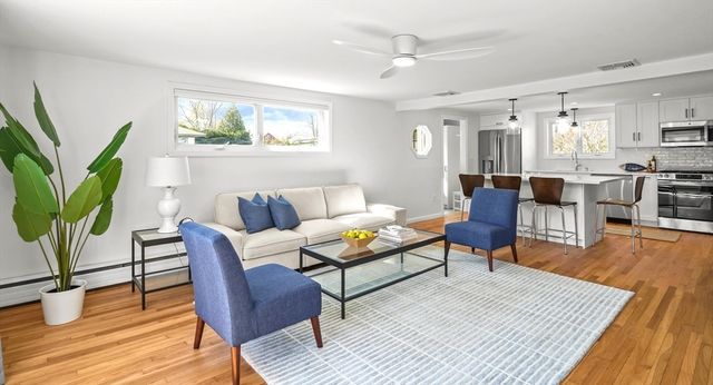 67 Montgomery Rd, Swansea, MA 02777