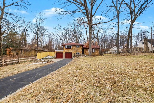 52511 Lynnewood Avenue, South Bend, IN 46628