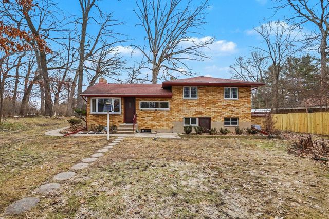 52511 Lynnewood Avenue, South Bend, IN 46628